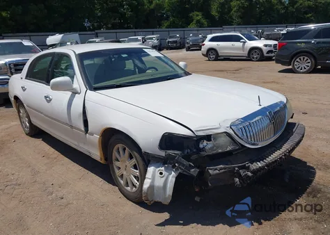 2010 Lincoln Town Car из США, поврежденный, VIN 2LNBL8CVXAX751966